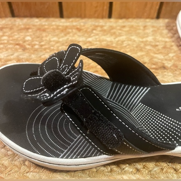 Clark’s Cloudsteppers Cushionsoft Flip Flop Shoes Sz 7 M - Picture 6 of 10